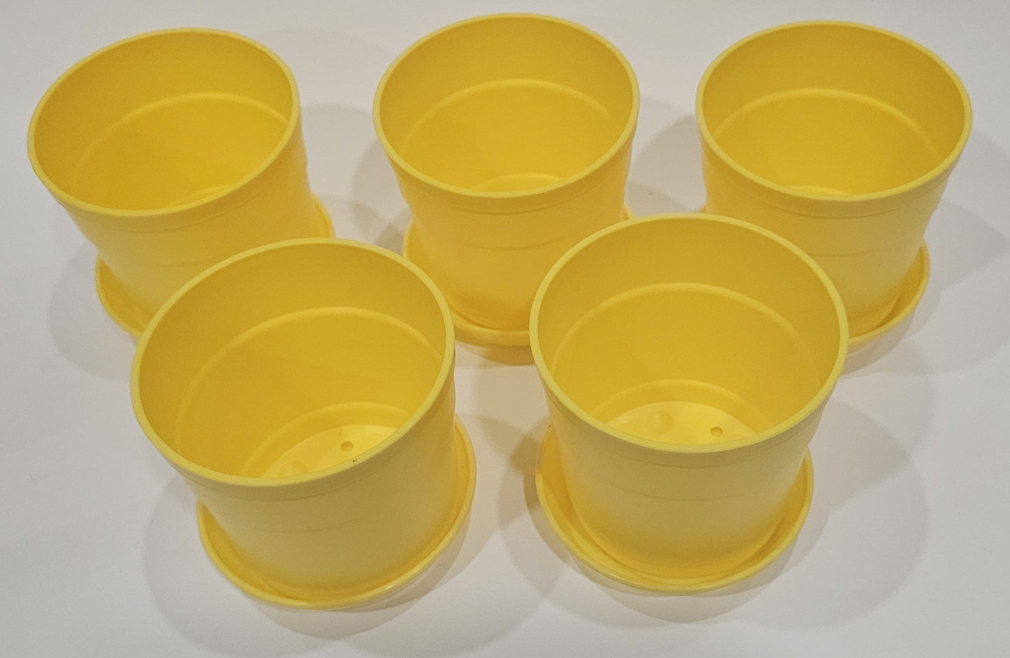 Austin Planter Plastic Flower Pot with Saucer less than 6 inch