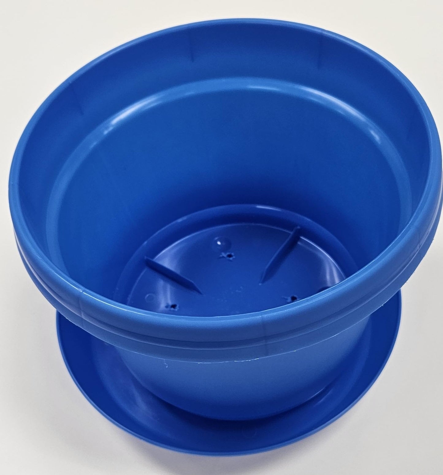 Austin Planter Plastic Flower Pot with Saucer over 6 inch