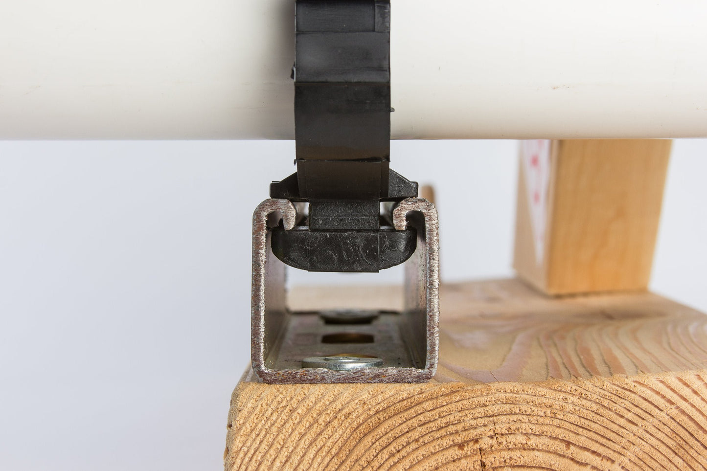 SnapnStrut pipe hangers, black nylon, for Strut and Thread
