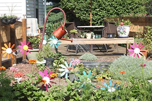 Austin Planter Classic Spinning Daisies for Patio, Lawn & Garden