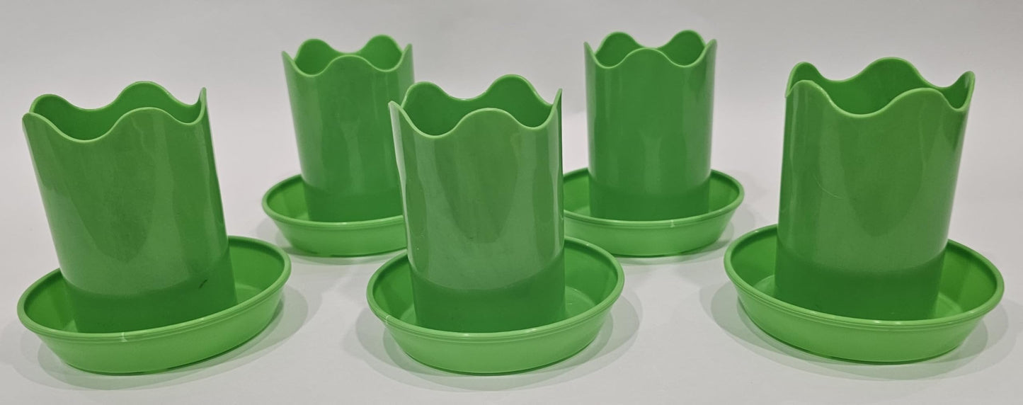 Austin Planter Plastic Flower Pot with Saucer less than 6 inch